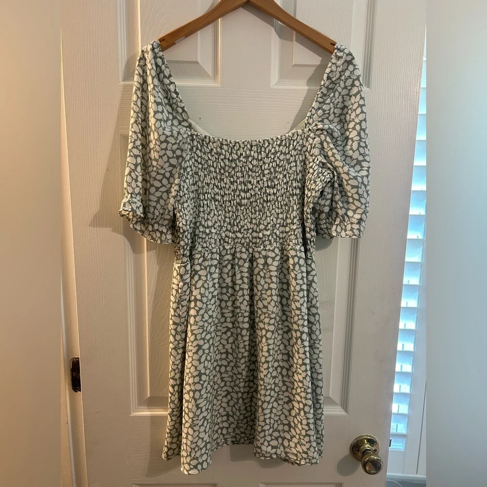 Abercrombie & Fitch Green Leaf Print Mini Dress - Picture 2 of 3